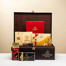 Godiva Luxurious Large Croco Hamper & Veuve Clicquot - Delivery in Germany  by GiftsForEurope