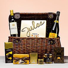 Moët & Chandon Rosé Champagne & Neuhaus Chocolates - Delivery in Germany by  GiftsForEurope