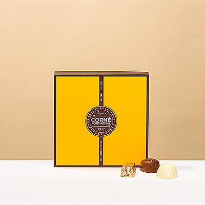 Cette boîte classique de 9 pralines au chocolat Corné Port-Royal est l'introduction parfaite à leurs chocolats de signature.