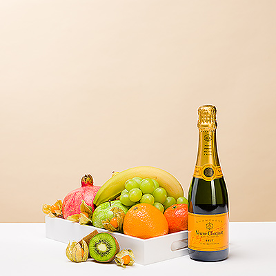 Früchtetablett mit Veuve Clicquot Champagner