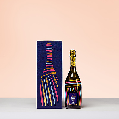 Experience the exceptional clarity and brilliance of Cuvée Louise. The refined, delicate bubbles and floral, fruity aromas are ideal to enjoy with sophisticated delicacies such as lobster and truffles.