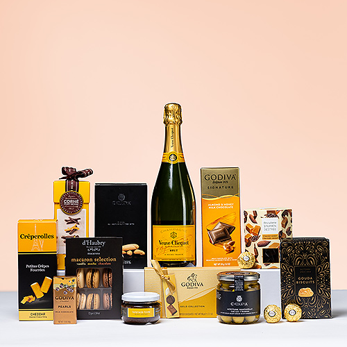 Ultimate Gourmet Veuve Clicquot - Delivery in Germany by GiftsForEurope