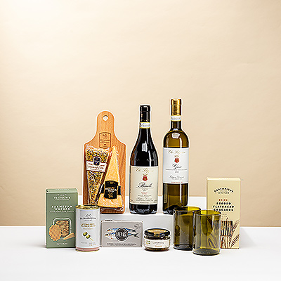 Make a grand statement with the Deluxe version of our ever-popular Hospitality Tray. The pairing of two fine Italian wines with gourmet Dutch cheese and tasty tapas is the perfect choice for business gifting, holiday presents, thank you gifts, and birthdays.