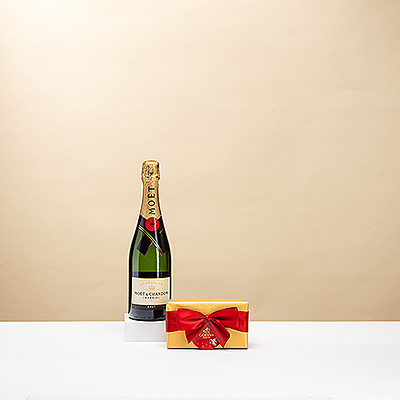 Send Christmas cheer with festive Moët & Chandon Champagne and a luxurious Godiva Christmas Ballotin. This exclusive Christmas chocolate and Champagne gift is the perfect Christmas gift idea for friends, family, and holiday business gifts.