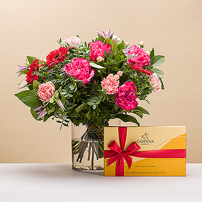 What better way to say "I love you!" this Valentine's Day than with a romantic bouquet and free Godiva chocolates! The classic pairing of flowers and chocolate is always the perfect Valentine gift.