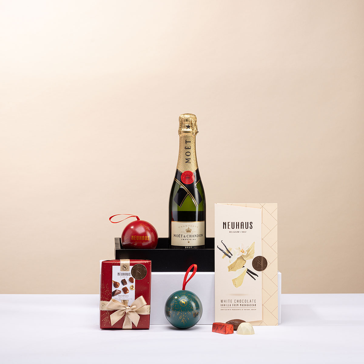 Moët & Chandon Rosé Champagne & Neuhaus Chocolates - Delivery in Germany by  GiftsForEurope